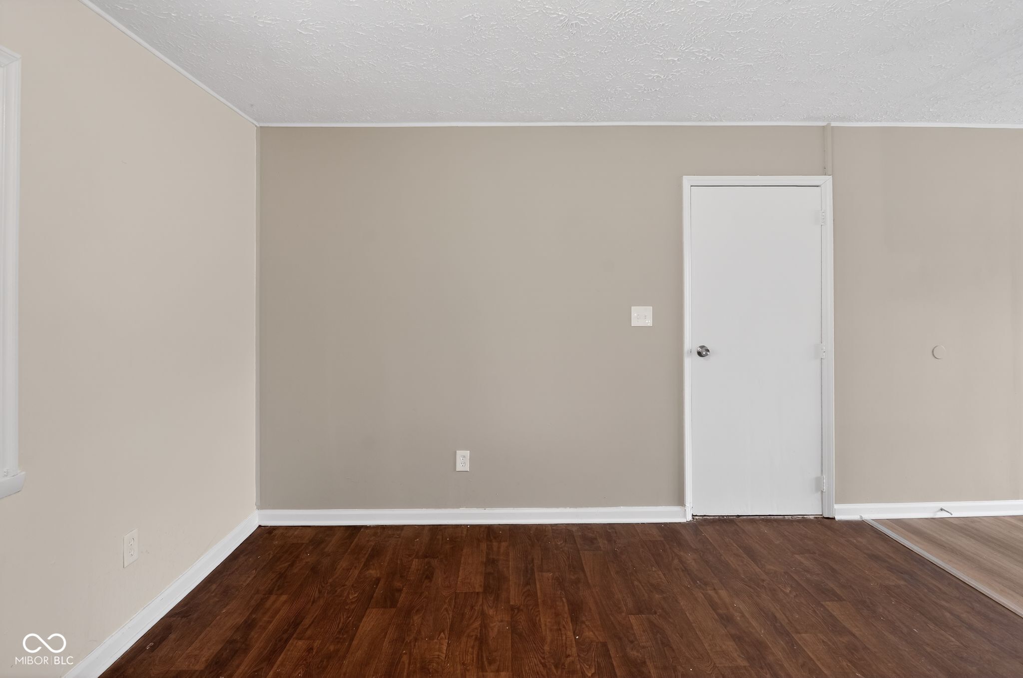 10013 Ridgefield Drive Indianapolis, IN 46235 - Photo 9 of 31