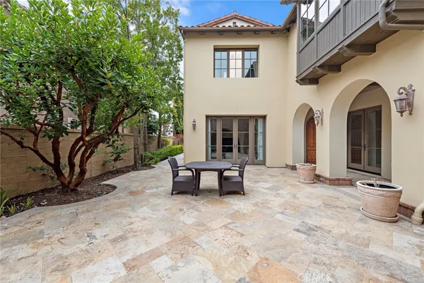 a view of outdoor space yard and porch