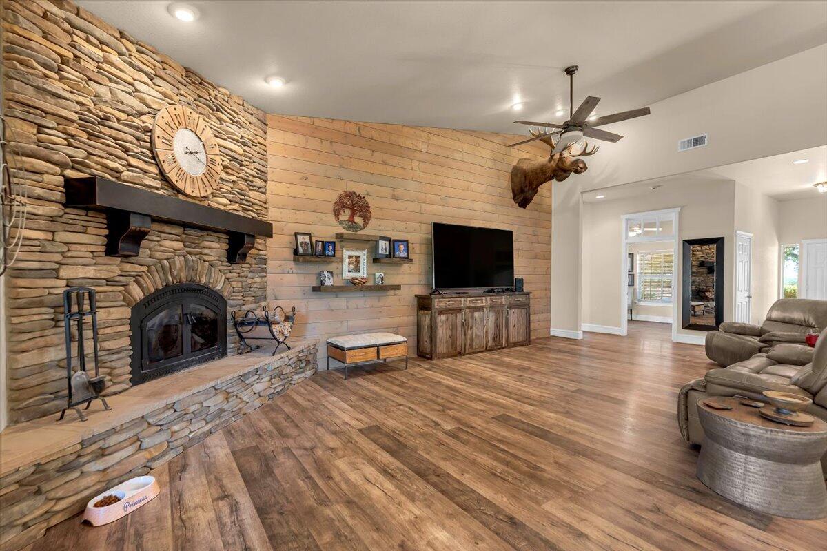 4905 Parkville Road Anderson, CA 96007 - Photo 13 of 46 15-4905 Parkville Rd - I-19