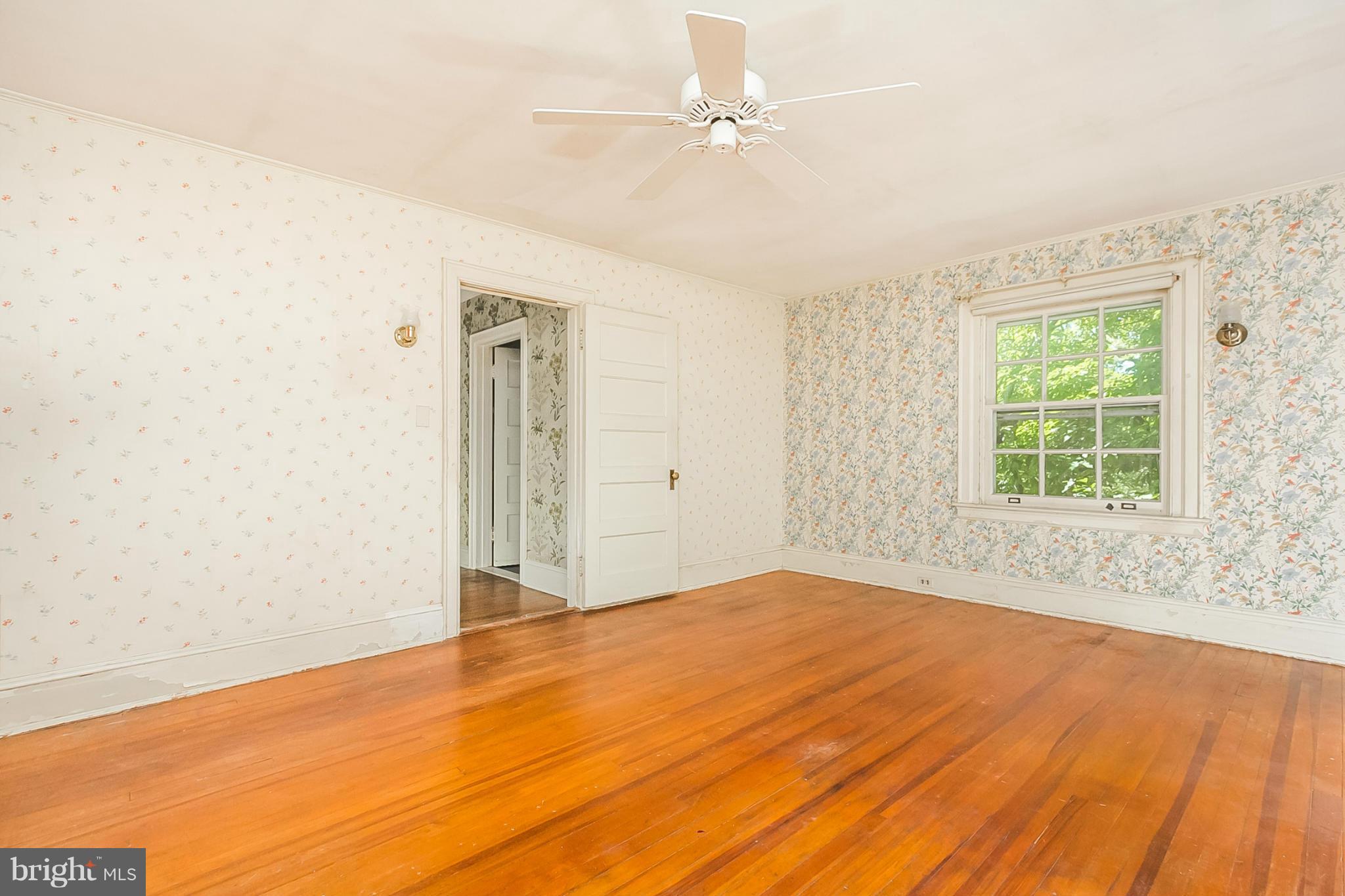 5303 Falls Rd Terrace Baltimore, MD 21210 - Photo 20 of 30 Bedroom (Master)