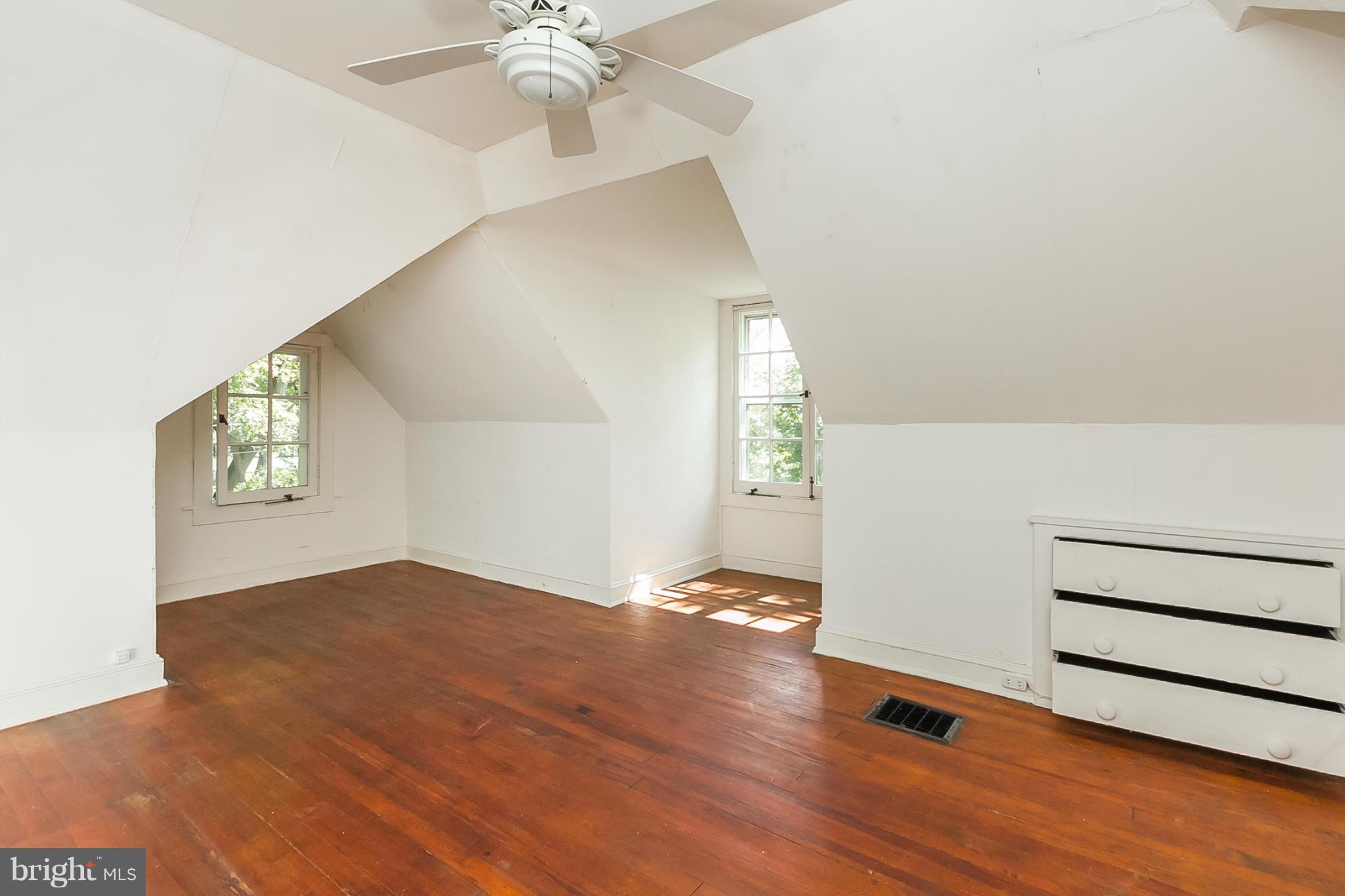 5303 Falls Rd Terrace Baltimore, MD 21210 - Photo 23 of 30 Bedroom
