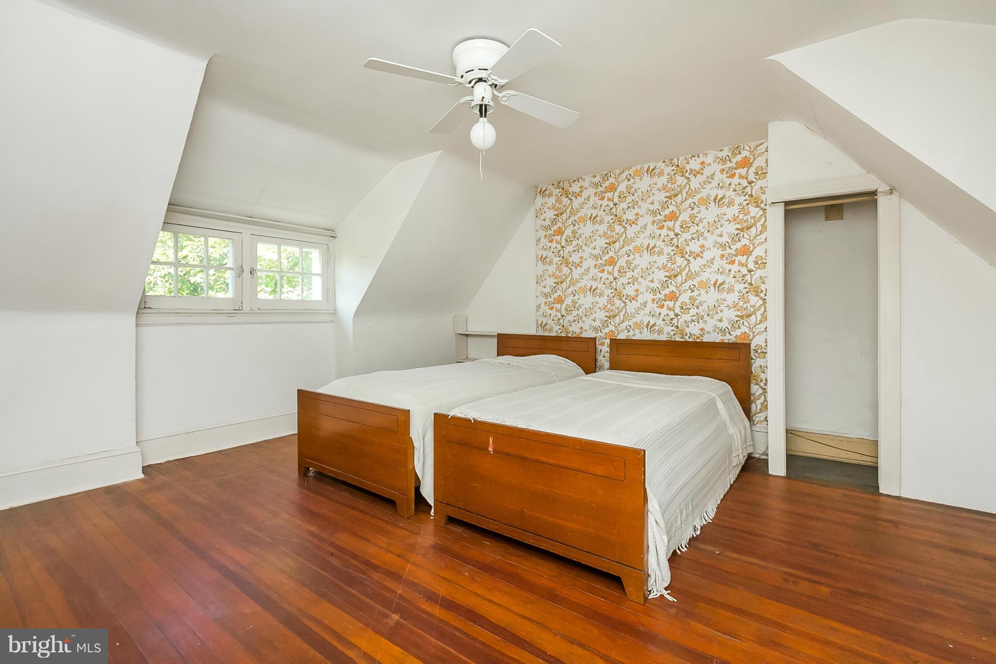 5303 Falls Rd Terrace Baltimore, MD 21210 - Photo 24 of 30 Bedroom