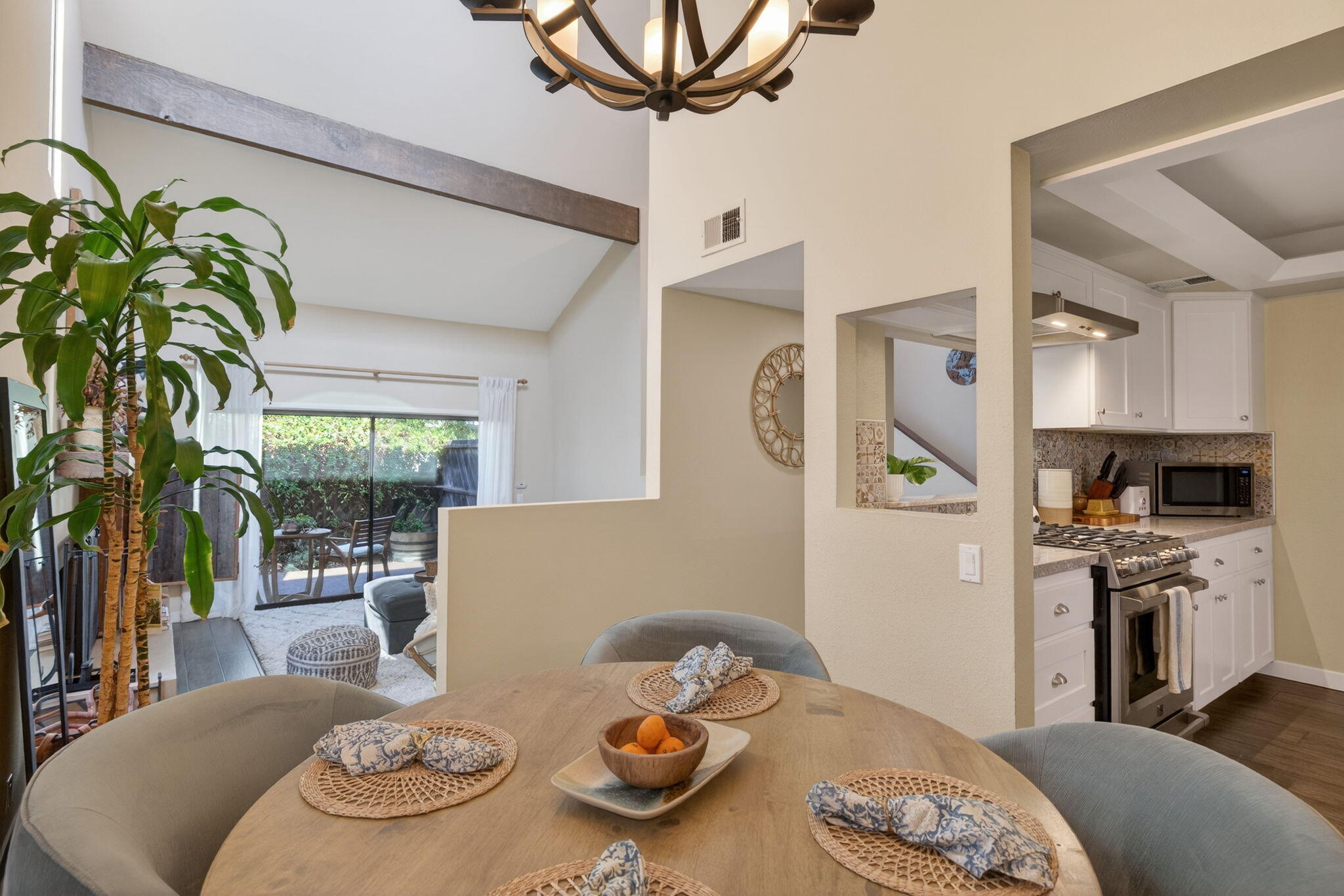 203 North Carillo Road, Unit B Ojai, CA 93023 - Photo 22 of 50 23-web-or-mls-UpmarketMedia-203NCar-038