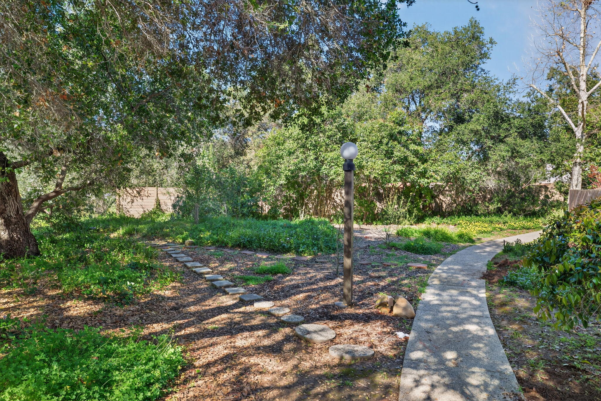203 North Carillo Road, Unit B Ojai, CA 93023 - Photo 5 of 50 5-web-or-mls-UpmarketMedia-203NCar-142