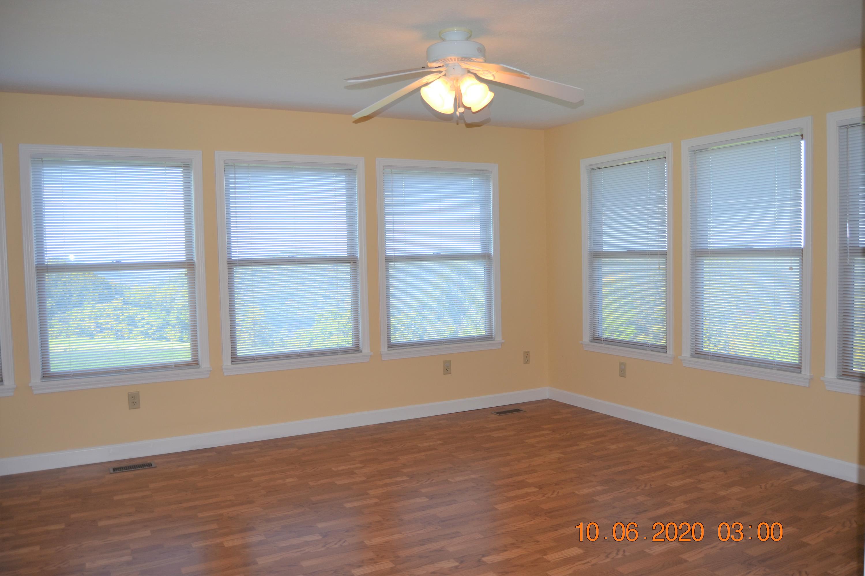 976 Fox Hunter Road Maynardville, TN 37807 - Photo 17 of 36 Sunroom