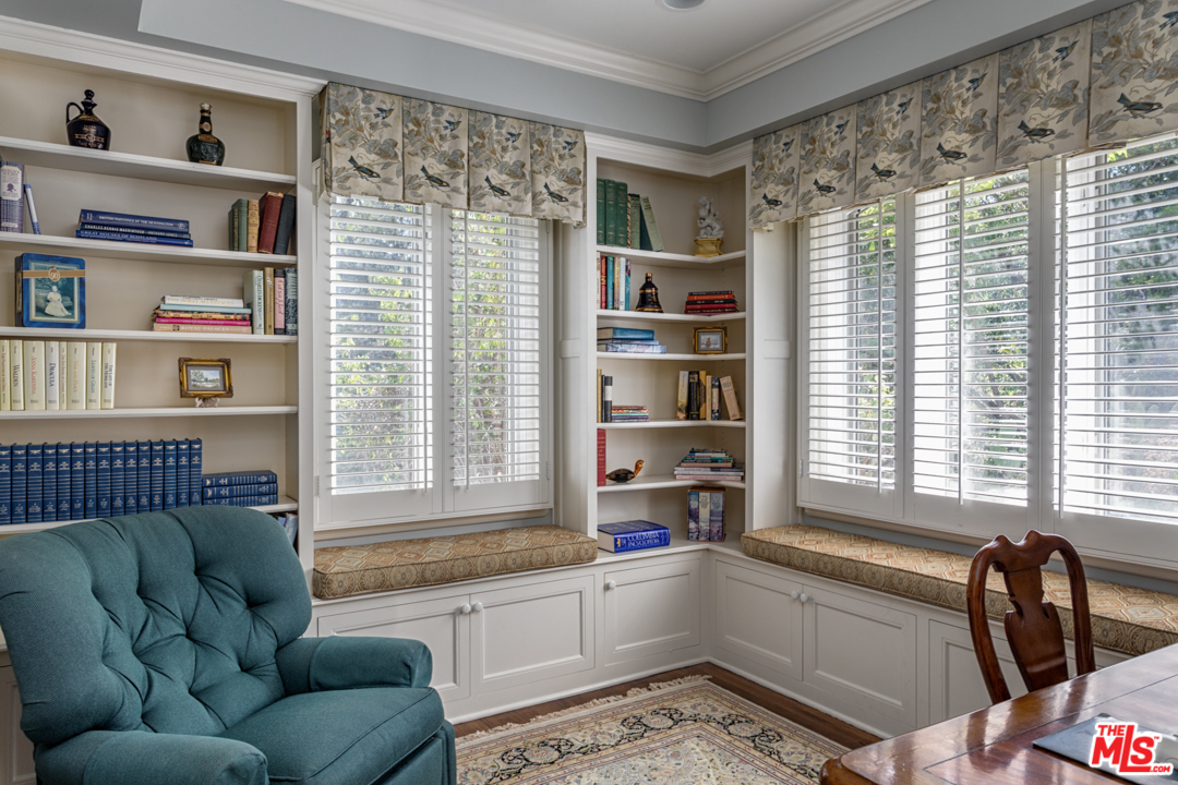 150 Patrician Way Pasadena, CA 91105 - Photo 16 of 43 a living room with furniture and a window
