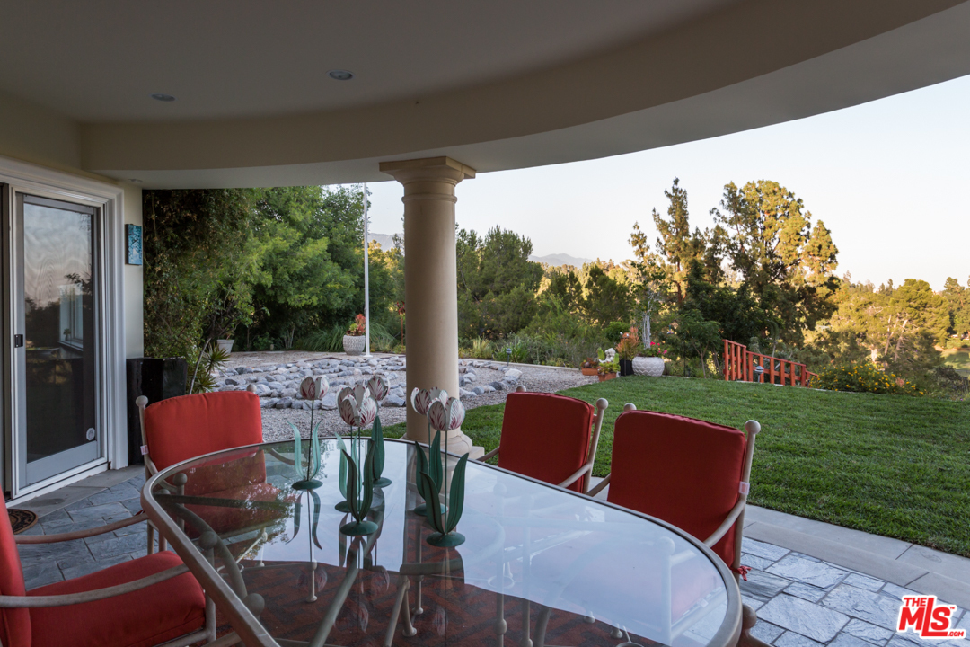 150 Patrician Way Pasadena, CA 91105 - Photo 40 of 43 a outdoor space with furniture