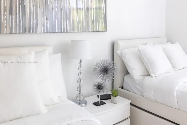 $5,000 | Biscayne Yacht and Country Club, Aventura, FL 33180