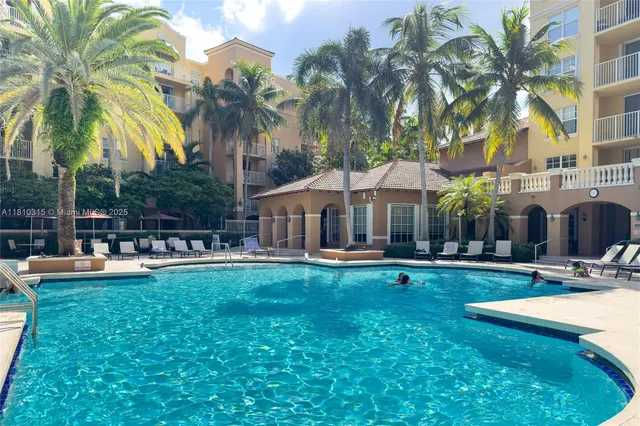 $5,000 | Biscayne Yacht and Country Club, Aventura, FL 33180