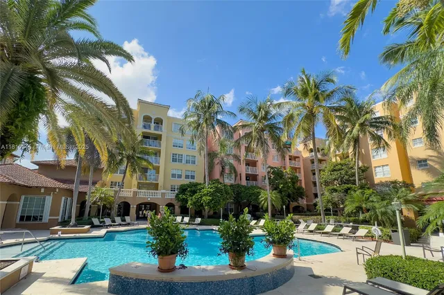 $5,000 | Biscayne Yacht and Country Club, Aventura, FL 33180