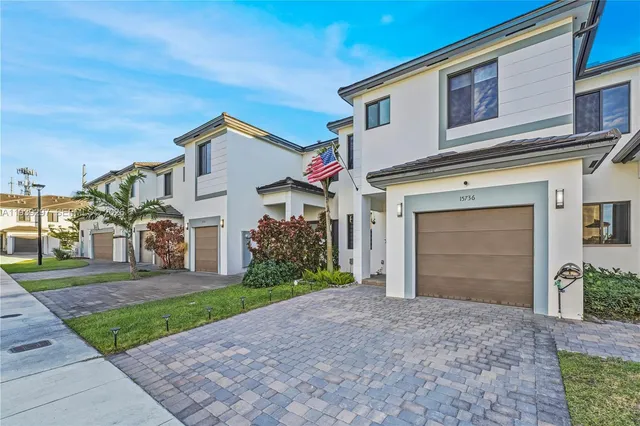 $580,000 | 15736 Southwest 136 Way, Miami, FL 33196