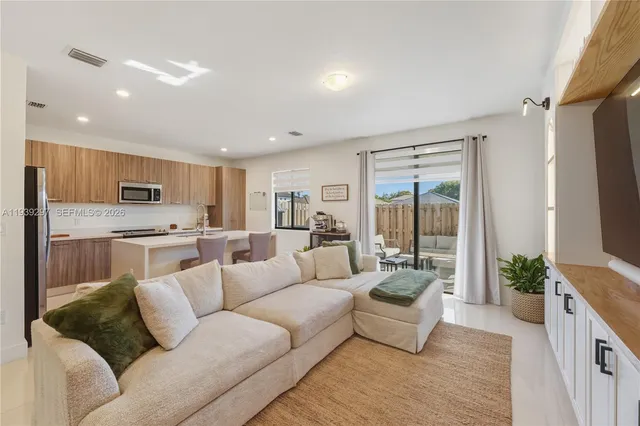 $580,000 | 15736 Southwest 136 Way, Miami, FL 33196