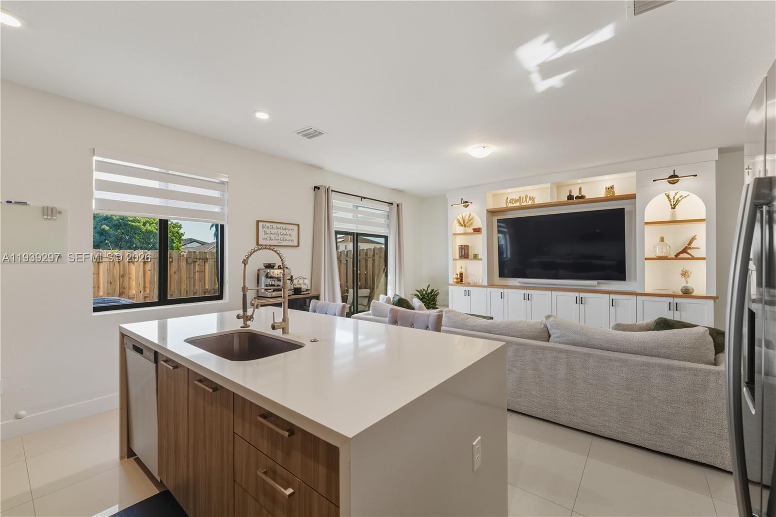 15736 Southwest 136 Way Miami, FL 33196 - Photo 5 of 34