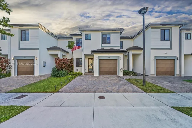 $580,000 | 15736 Southwest 136 Way, Miami, FL 33196