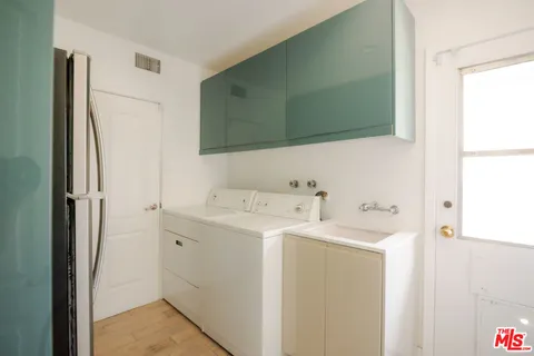 $2,495,000 | 2700 Carmar Drive, Los Angeles, CA 90046