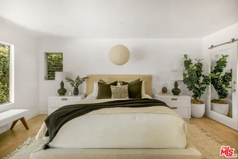 $2,495,000 | 2700 Carmar Drive, Los Angeles, CA 90046