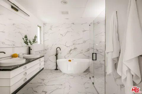 $2,495,000 | 2700 Carmar Drive, Los Angeles, CA 90046