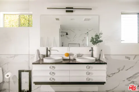 $2,495,000 | 2700 Carmar Drive, Los Angeles, CA 90046