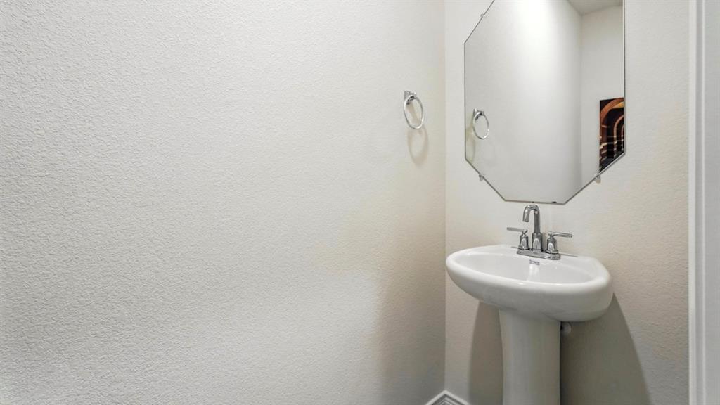 3425 Amaretto Road Aubrey, TX 76227 - Photo 4 of 40