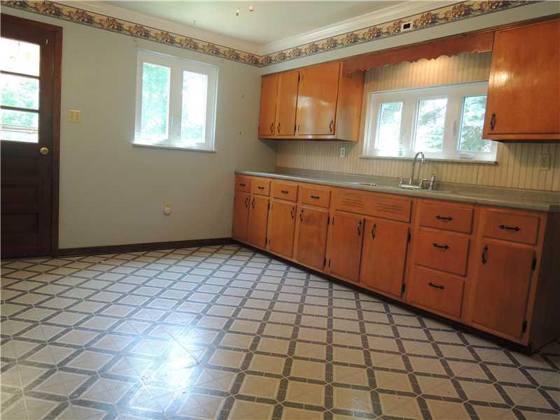 11 River Road Plum, PA 15068 - Photo 4 of 16 Kitchen.