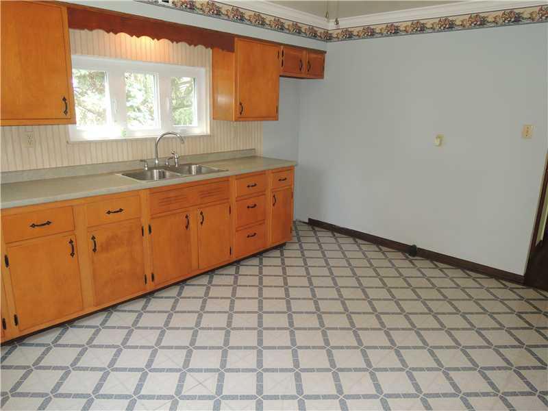 11 River Road Plum, PA 15068 - Photo 5 of 16 Kitchen.