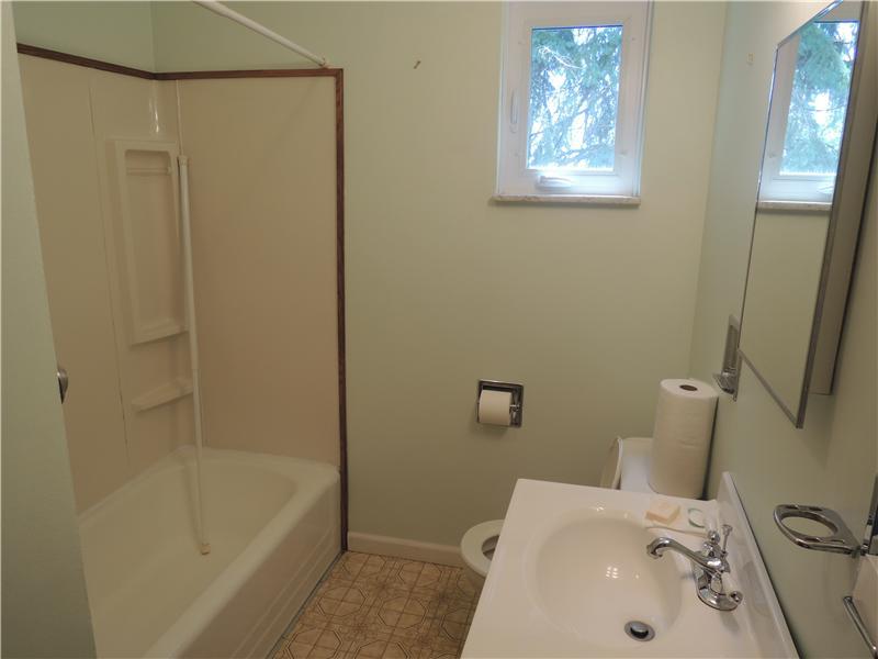 11 River Road Plum, PA 15068 - Photo 9 of 16 Full Bath.