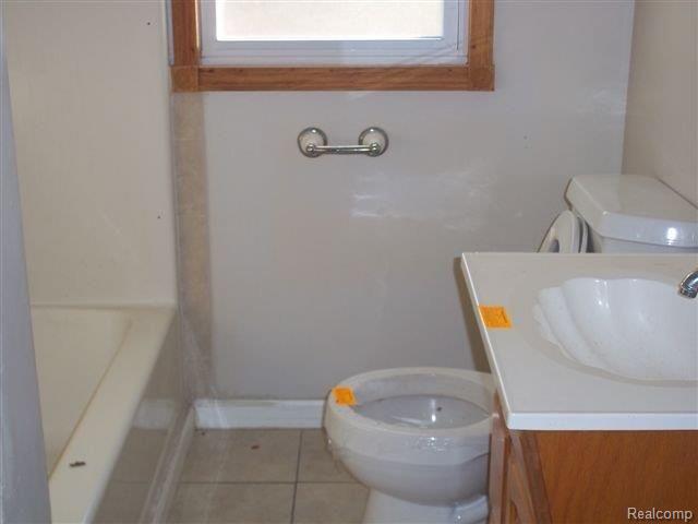 5430 Elms Road Flushing, MI 48433 - Photo 6 of 7 13Bthrm1