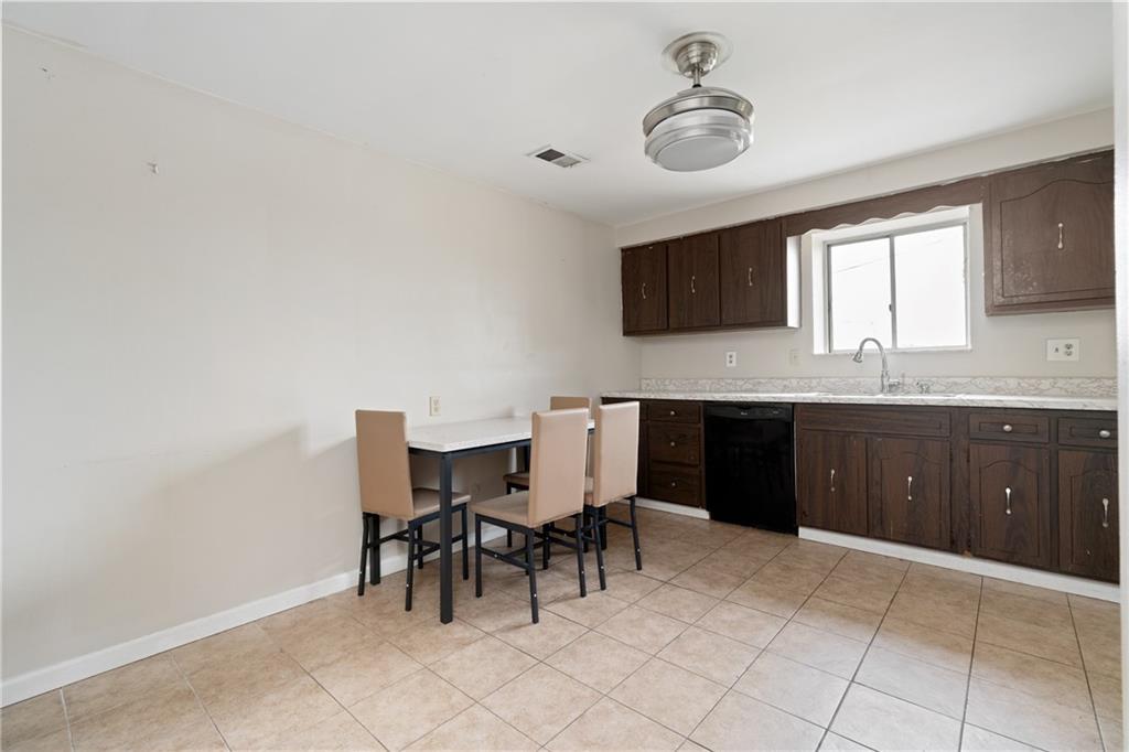 2021 Mt Troy Road Pittsburgh, PA 15212 - Photo 12 of 38