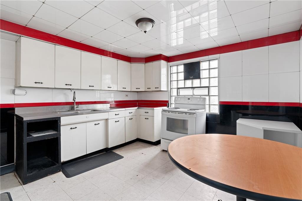 2021 Mt Troy Road Pittsburgh, PA 15212 - Photo 14 of 38