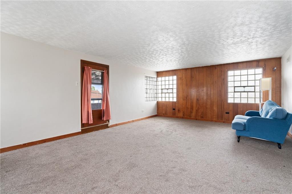 2021 Mt Troy Road Pittsburgh, PA 15212 - Photo 21 of 38