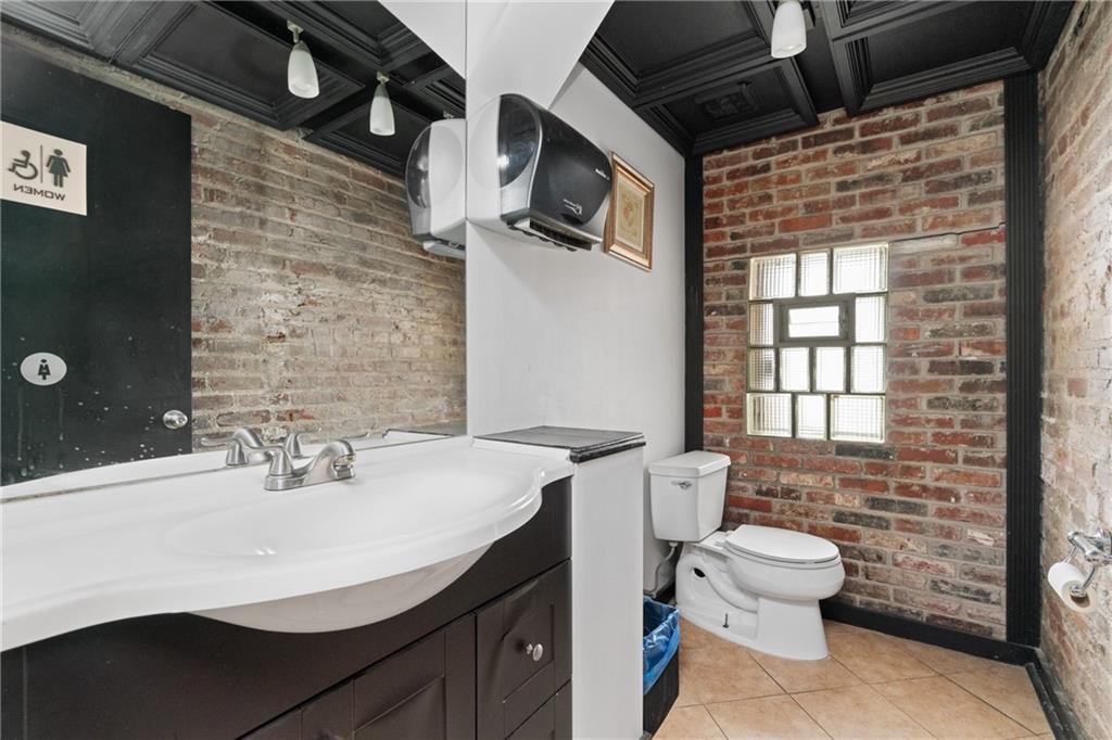 2021 Mt Troy Road Pittsburgh, PA 15212 - Photo 24 of 38