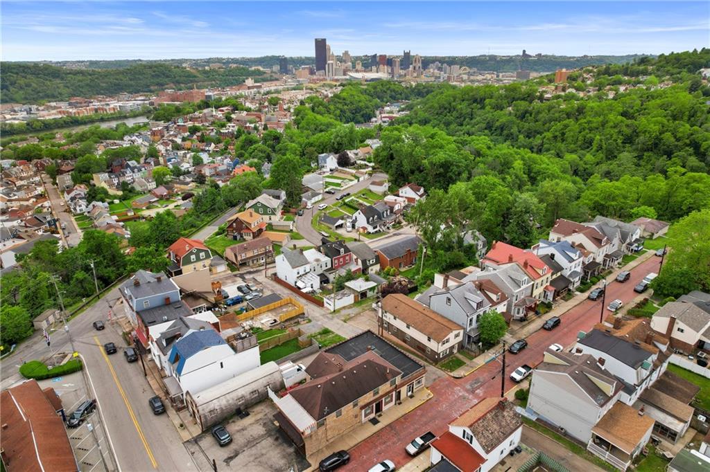 2021 Mt Troy Road Pittsburgh, PA 15212 - Photo 4 of 38