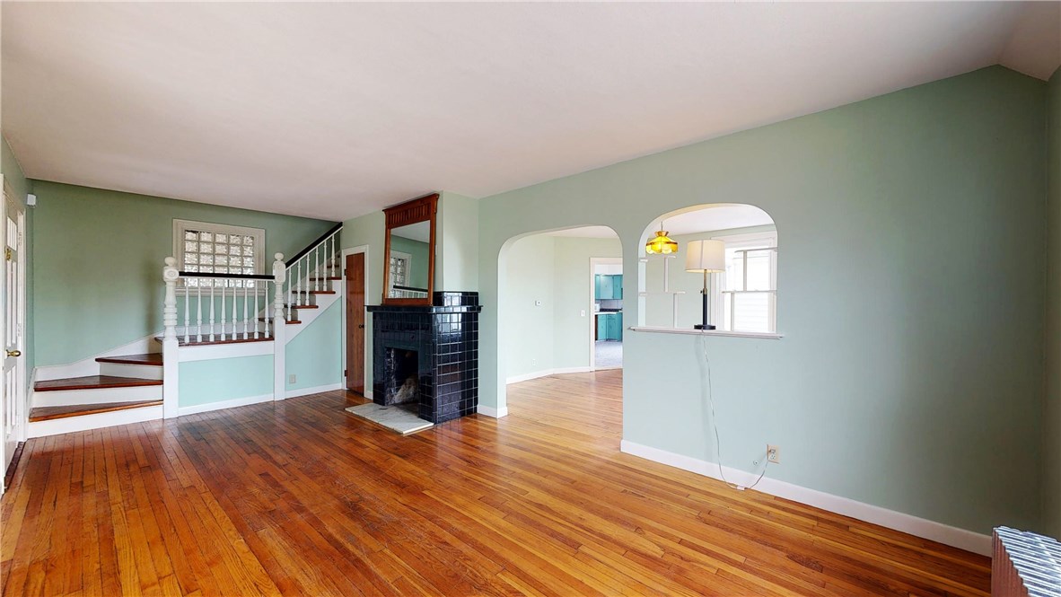 179 Riverside Avenue Warwick, RI 02889 - Photo 3 of 19