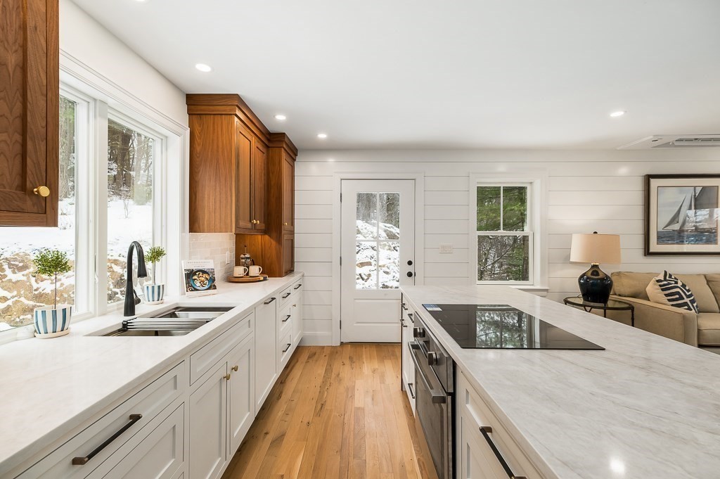 5 Samoset Road, Unit B Gloucester, MA 01930 - Photo 8 of 37