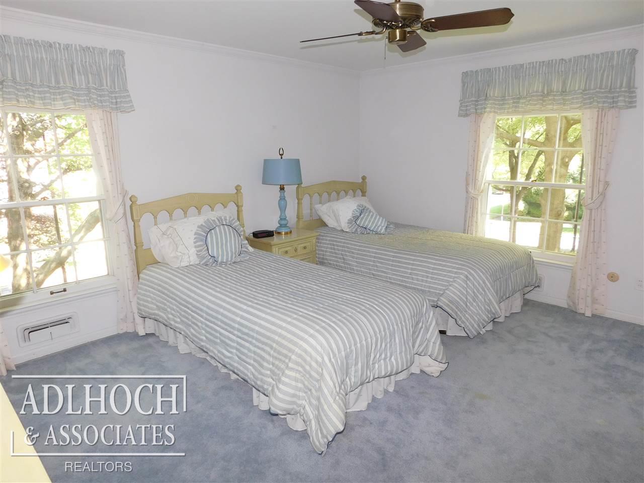 241 Lewiston Road Grosse Pointe Farms, MI 48236 - Photo 25 of 27
