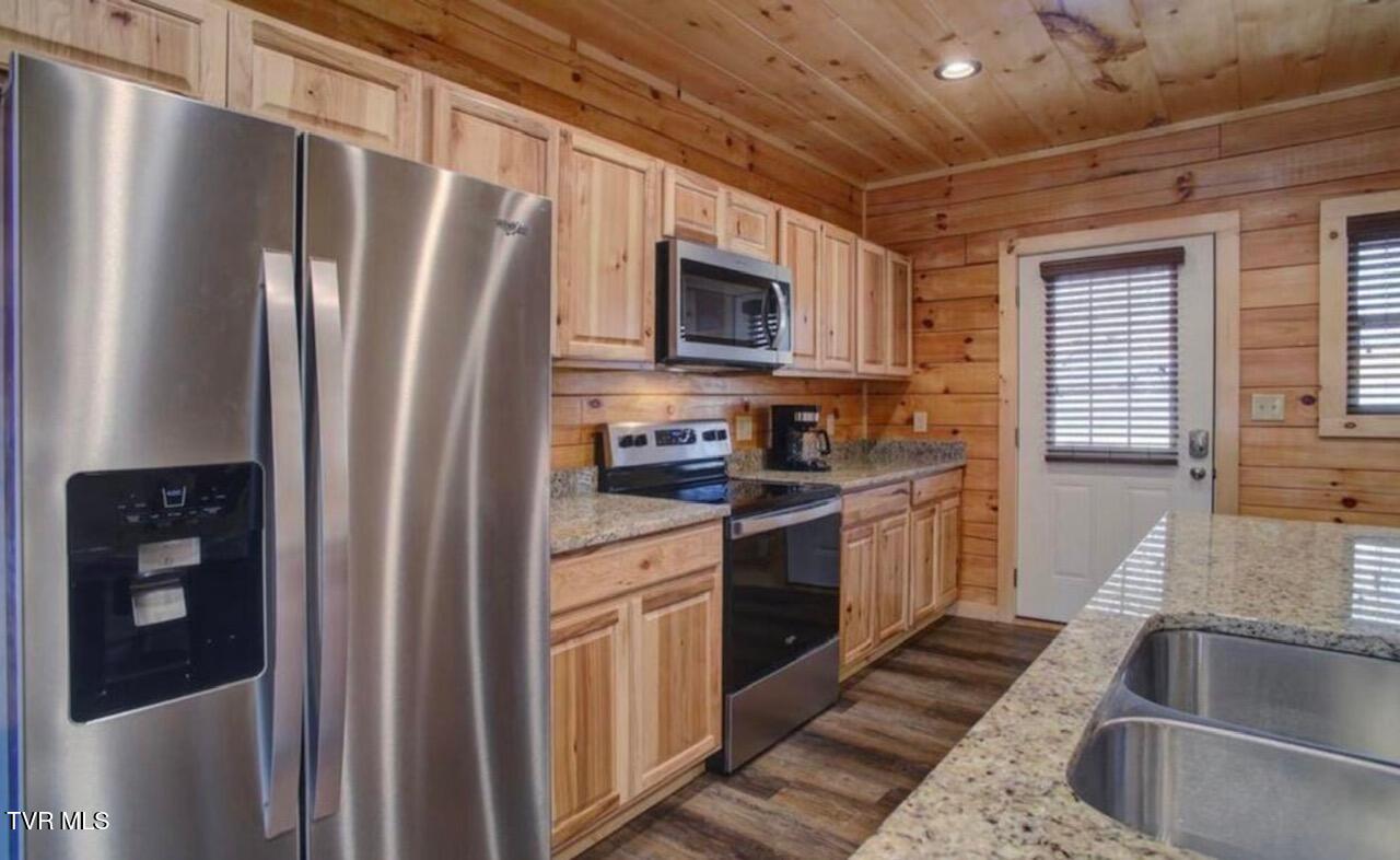 2951 Fiddler's Creek Way Pigeon Forge, TN 37863 - Photo 14 of 43 IMG_7193