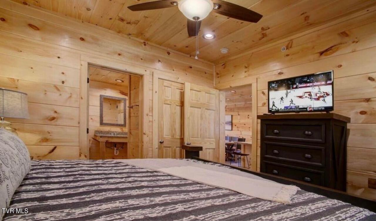 2951 Fiddler's Creek Way Pigeon Forge, TN 37863 - Photo 17 of 43 IMG_7206
