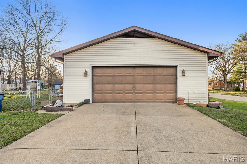 102 Laura Street Farmington, MO 63640 - Photo 4 of 23