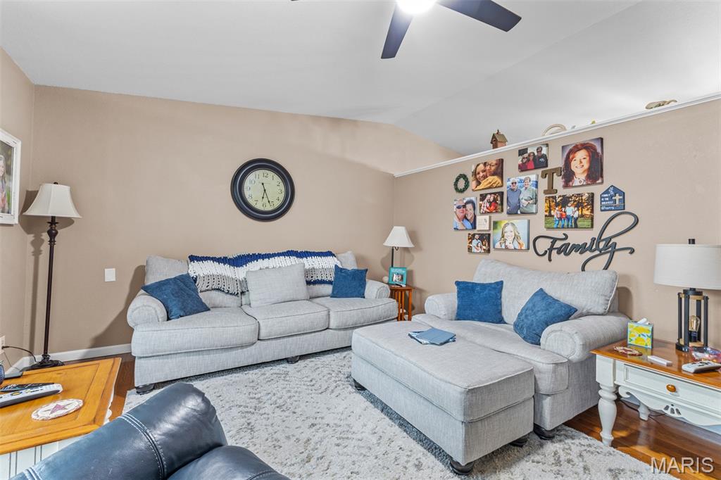 102 Laura Street Farmington, MO 63640 - Photo 7 of 23