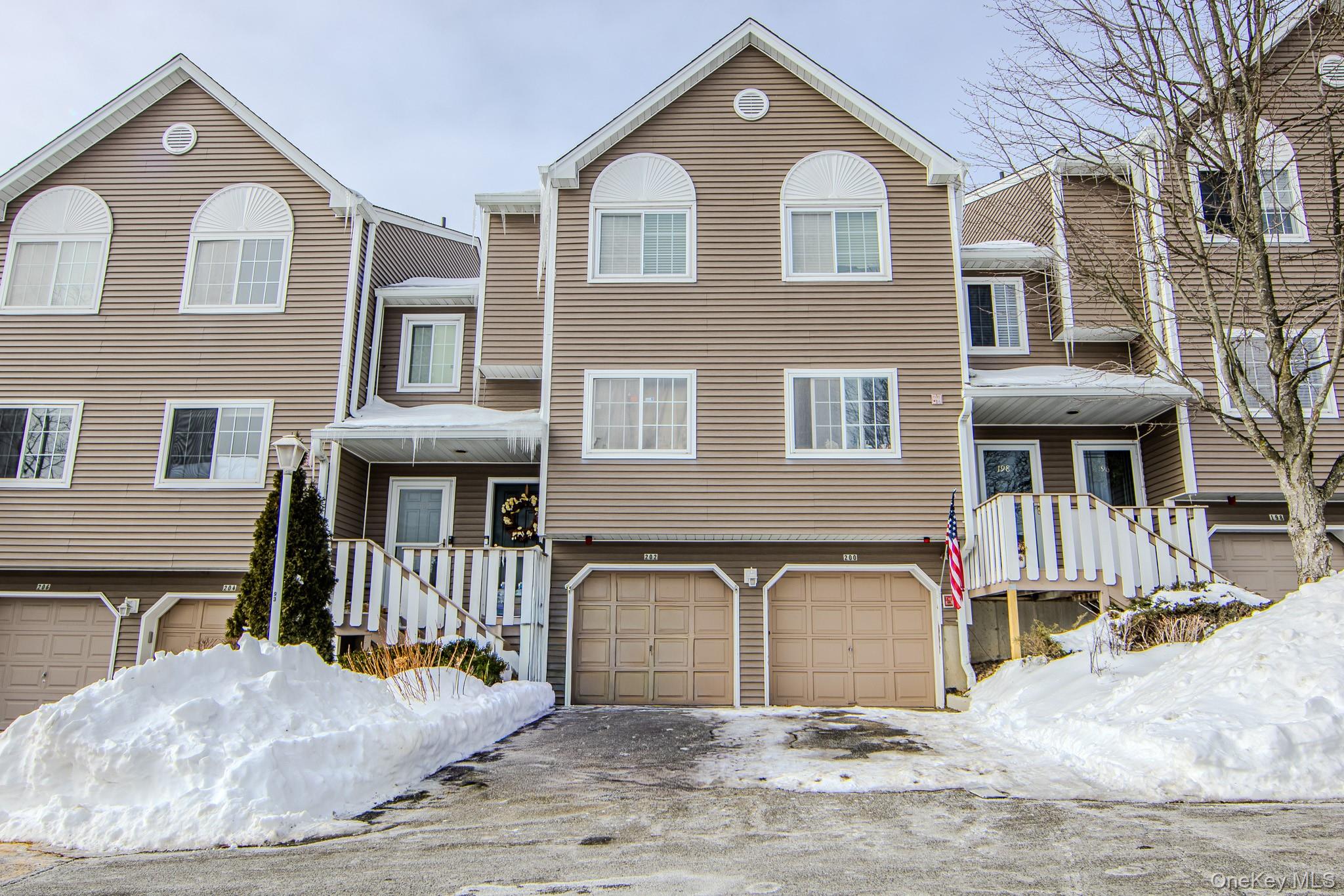 200 Eagle Ridge Way Nanuet, NY 10954 - Photo 2 of 14