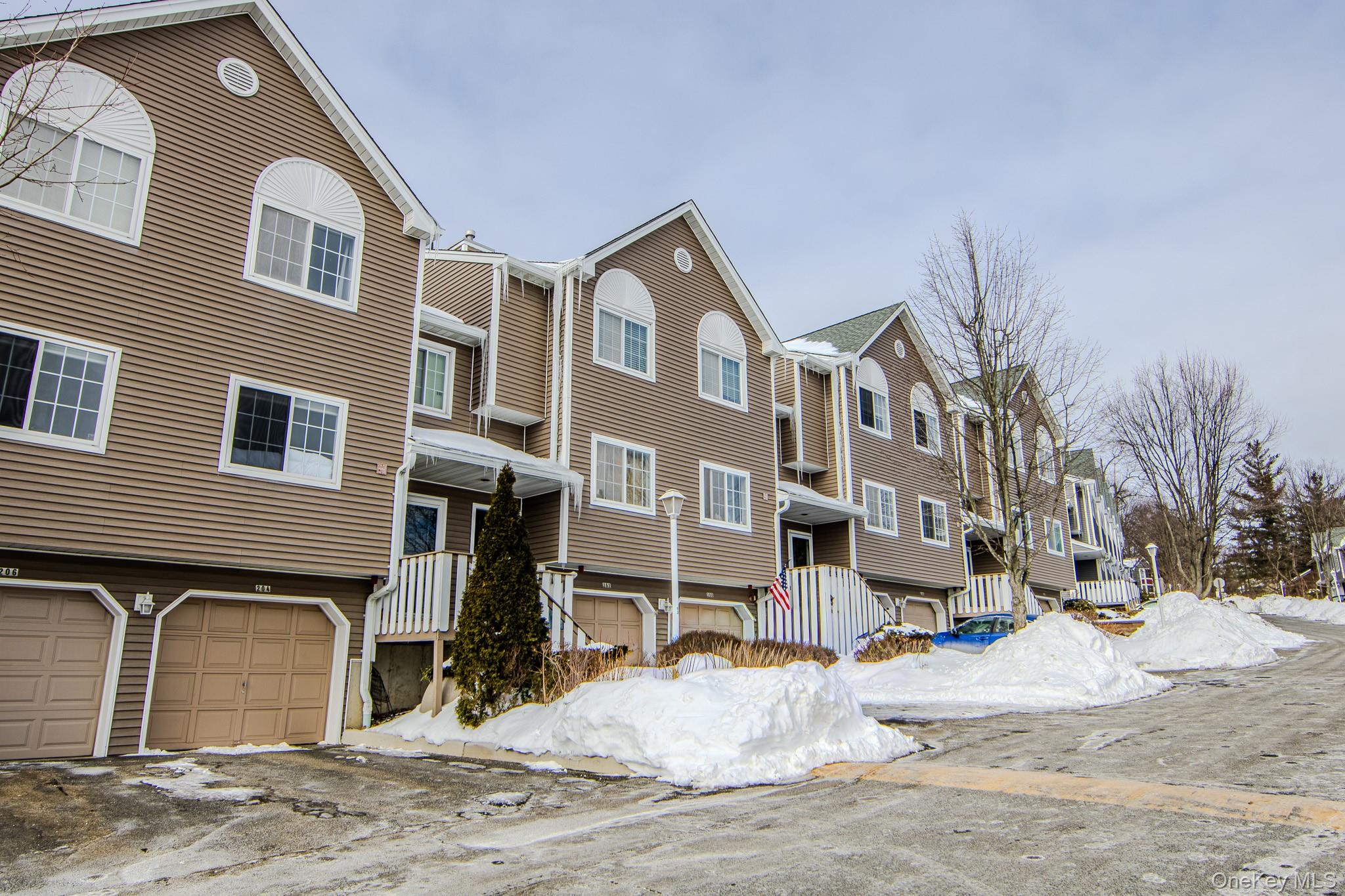 200 Eagle Ridge Way Nanuet, NY 10954 - Photo 4 of 14