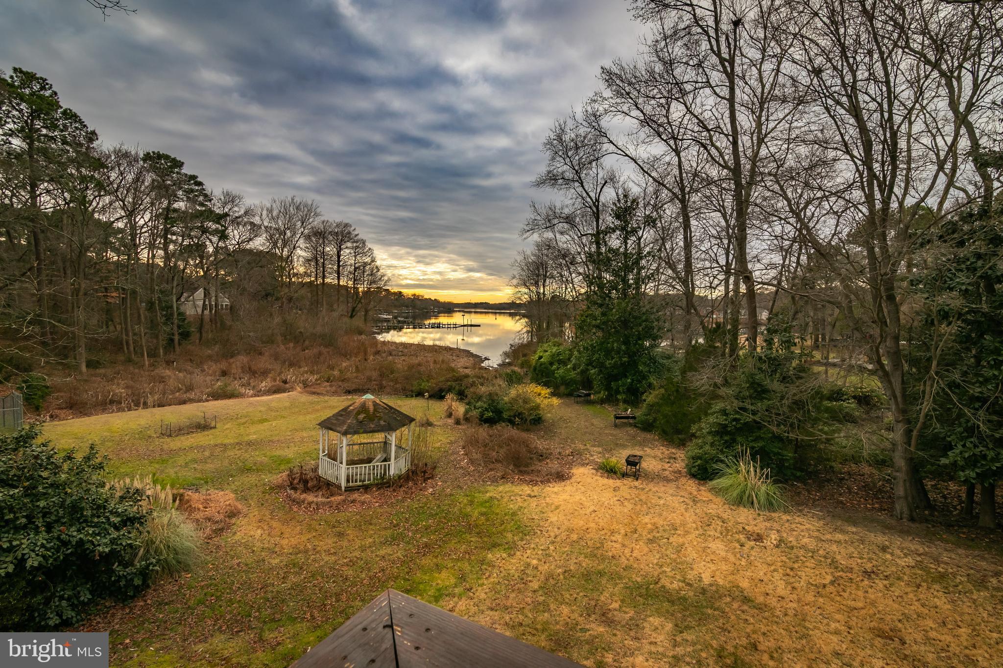 Beautiful water/river views!