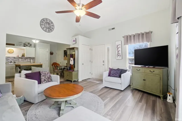 $189,900 | 1918 Beechmont Drive, Fort Wayne, IN 46825