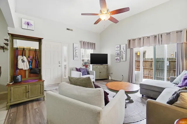 $189,900 | 1918 Beechmont Drive, Fort Wayne, IN 46825