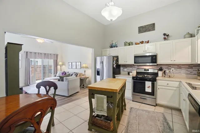 $189,900 | 1918 Beechmont Drive, Fort Wayne, IN 46825