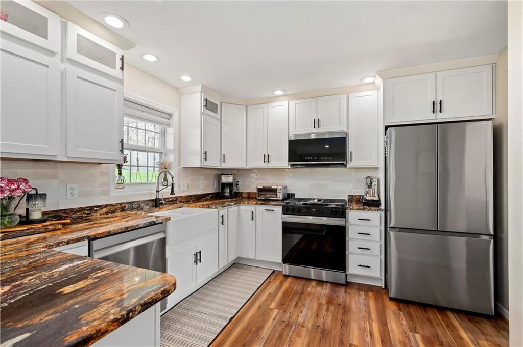 5010 Oak Point Drive McKees Rocks, PA 15136 - Photo 12 of 37