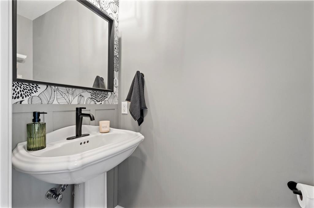 5010 Oak Point Drive McKees Rocks, PA 15136 - Photo 17 of 37