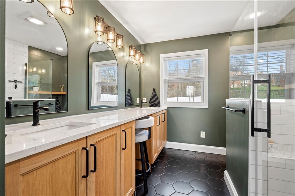 5010 Oak Point Drive McKees Rocks, PA 15136 - Photo 20 of 37