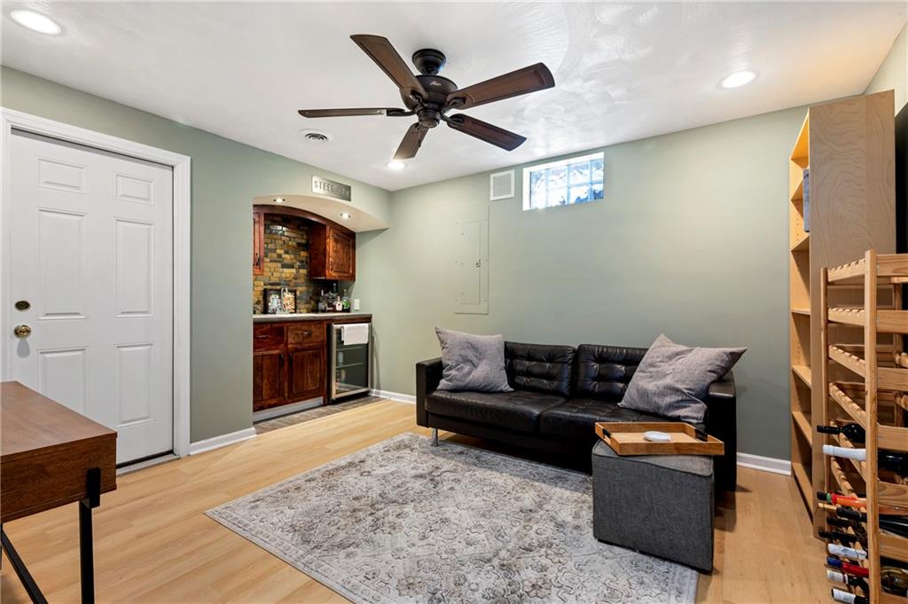 5010 Oak Point Drive McKees Rocks, PA 15136 - Photo 26 of 37