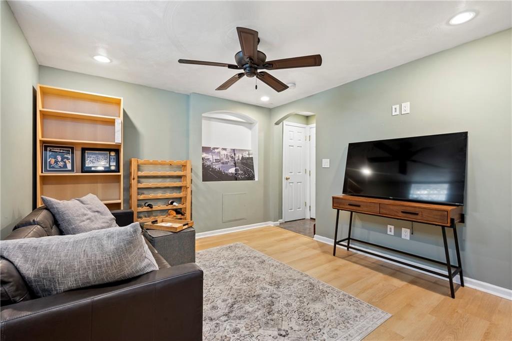 5010 Oak Point Drive McKees Rocks, PA 15136 - Photo 27 of 37